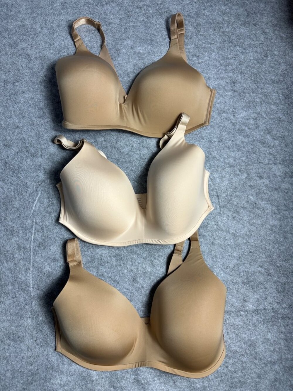 Soma Vanishing 360 Wireless Bra Bundle 36DD Beige Cream Lot of 3